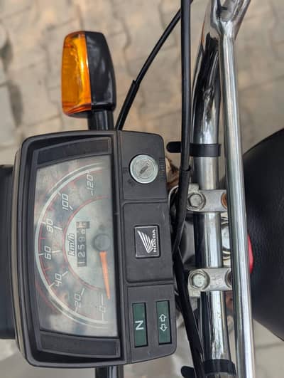 Honda cd 70 2022 engine pak ha 12000km Chali huai ha10/9 condition haa