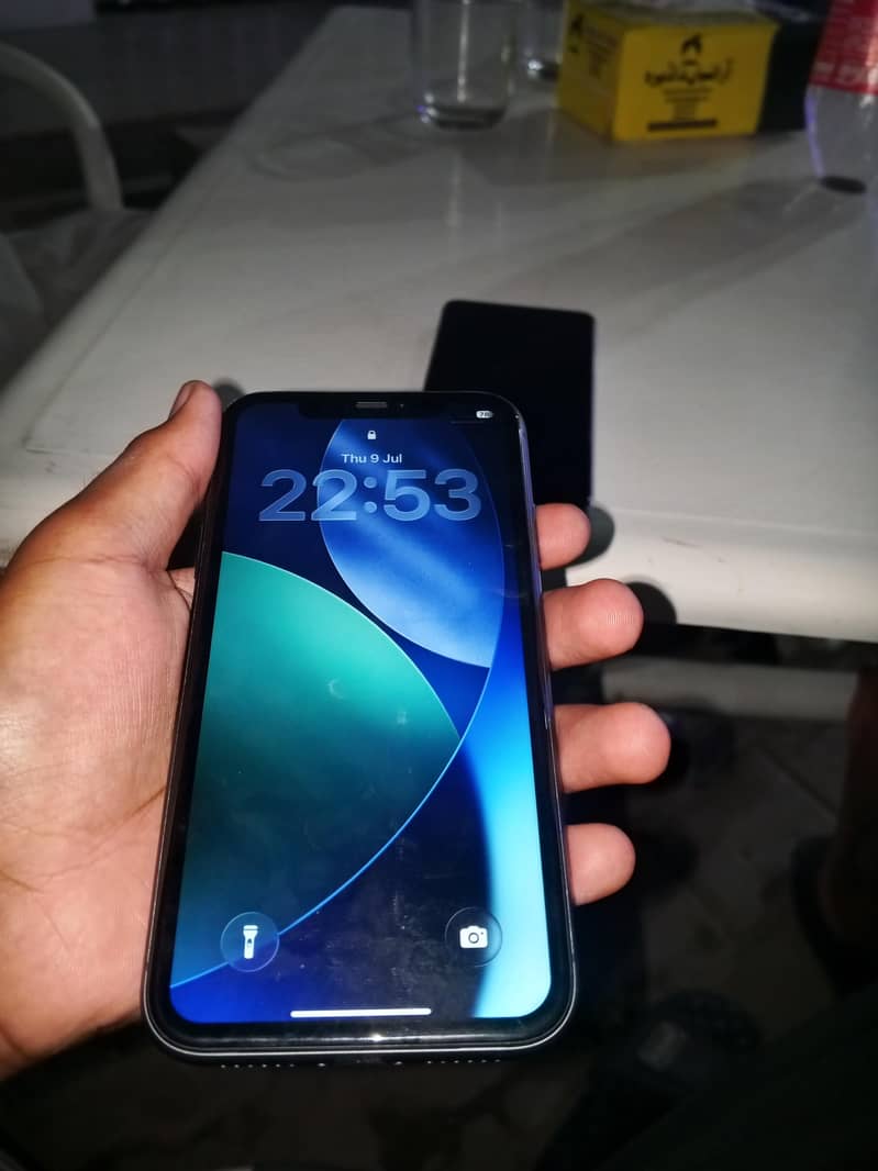 Apple iPhone 11 0