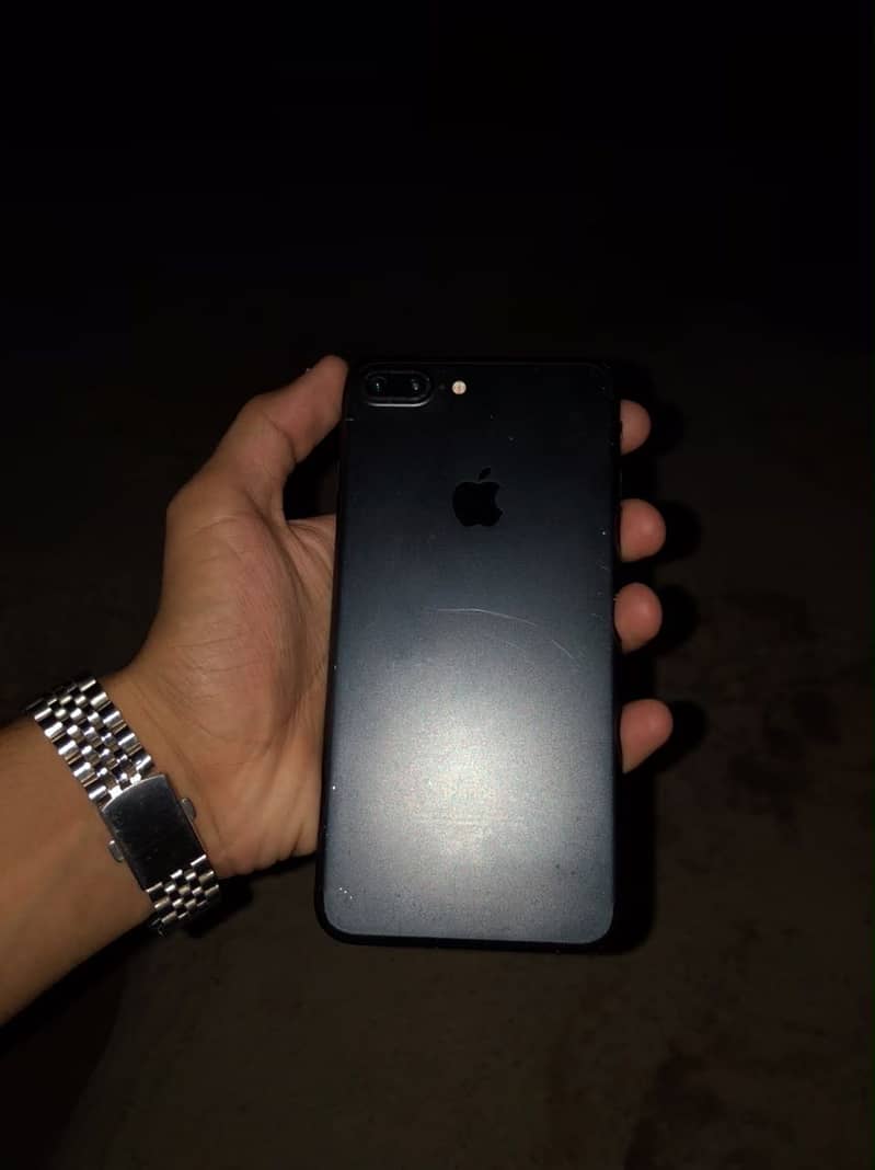 Apple iPhone 7 Plus 3