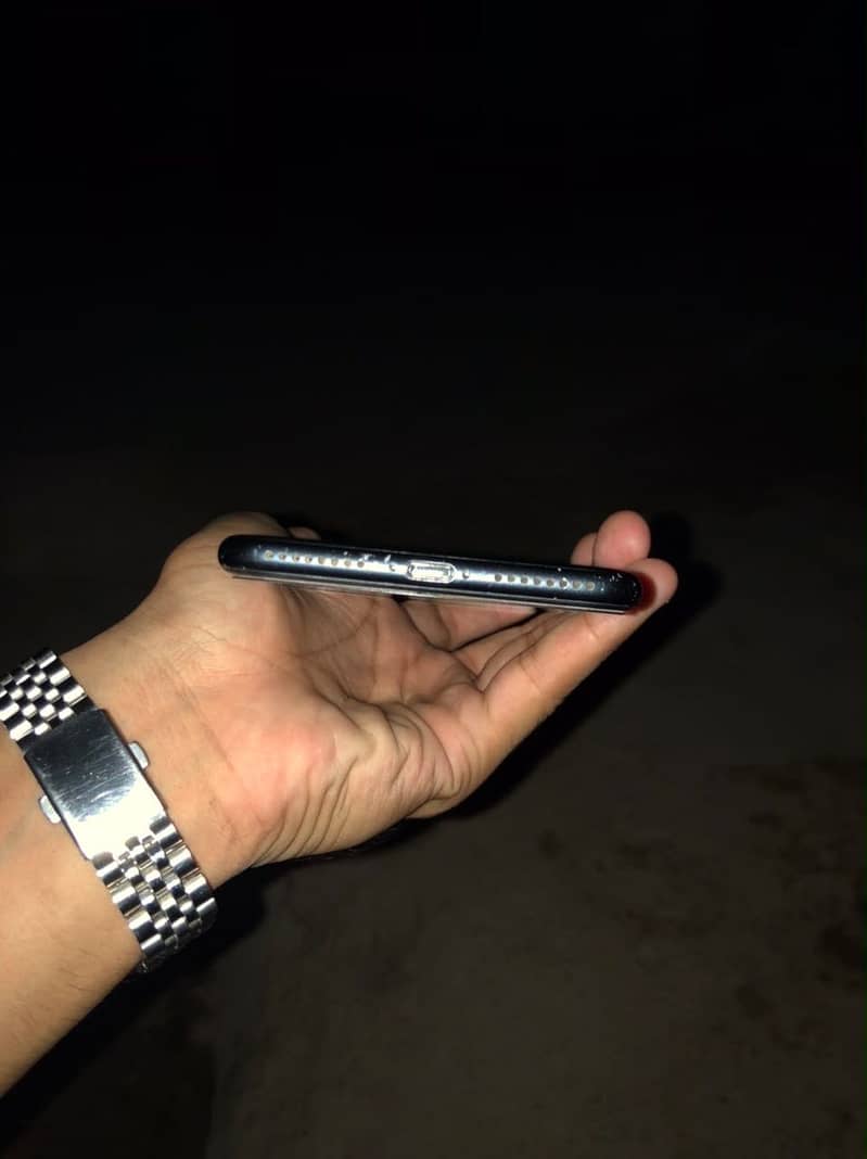 Apple iPhone 7 Plus 5