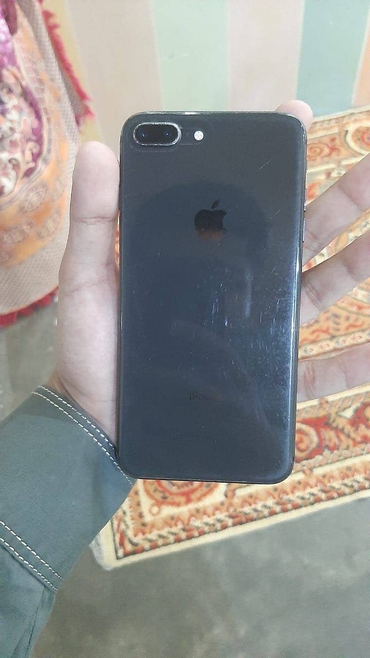 Apple iPhone 8 Plus 0