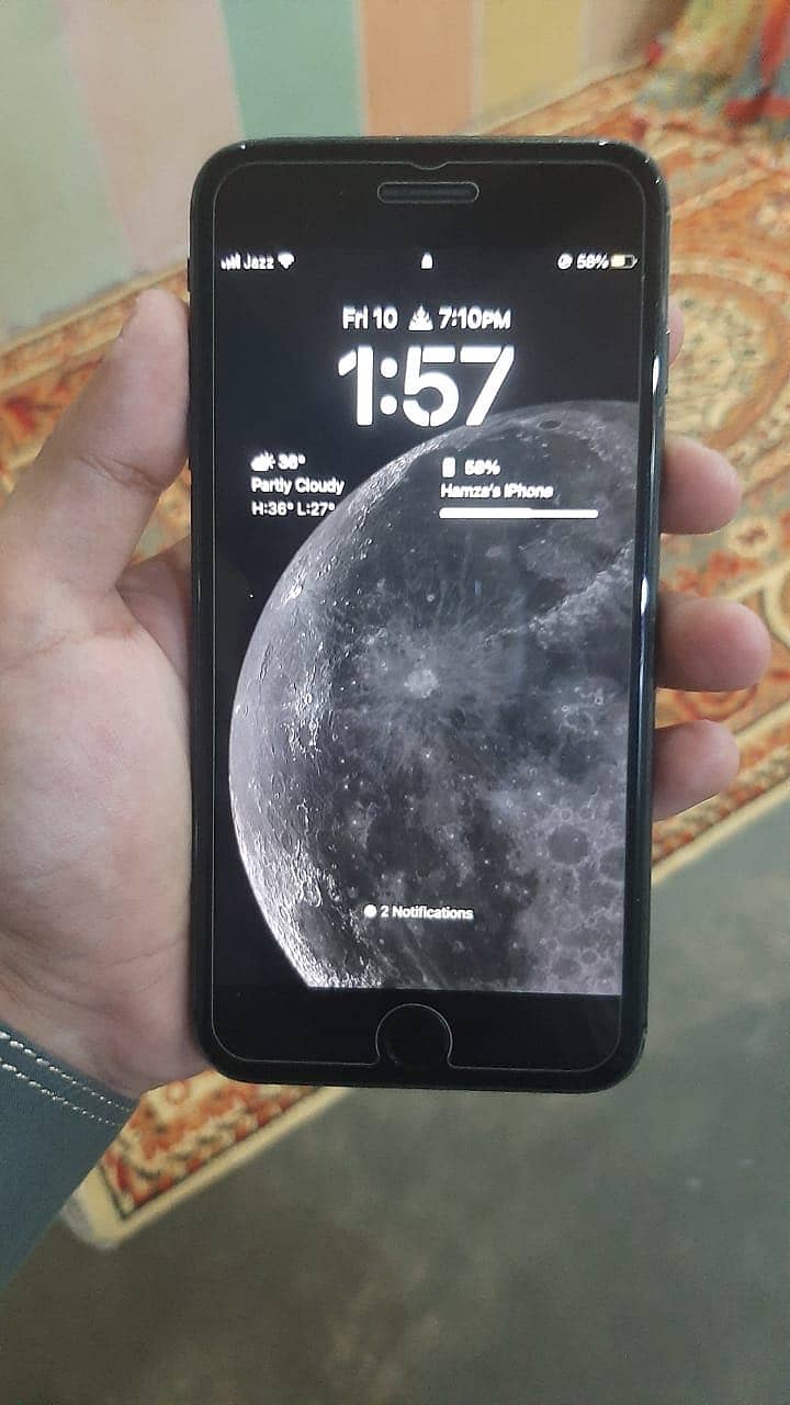 Apple iPhone 8 Plus 1