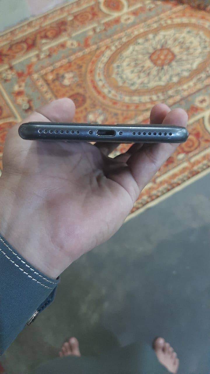Apple iPhone 8 Plus 6