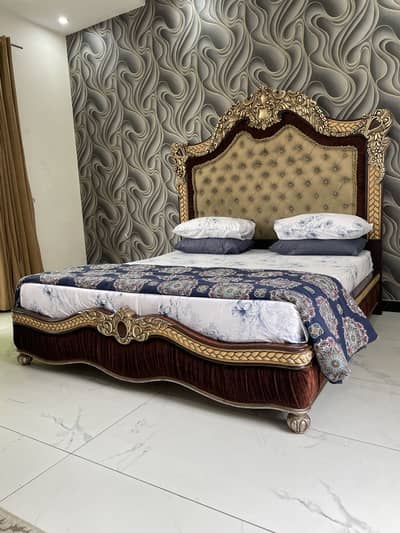 Kingsize bed/ formal bed/designer bed/dressing mirror