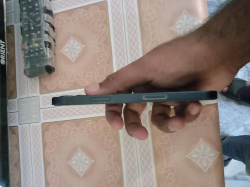 Apple iPhone 12 3