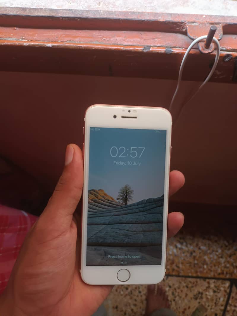 Apple iPhone 7 0