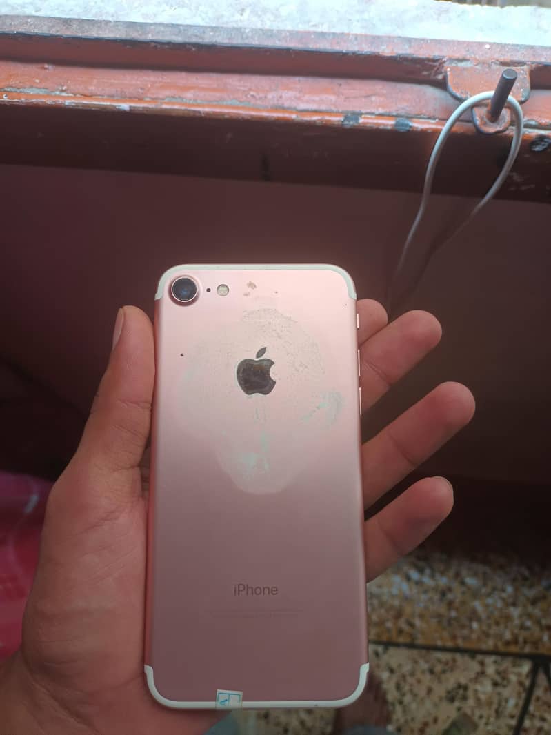 Apple iPhone 7 1