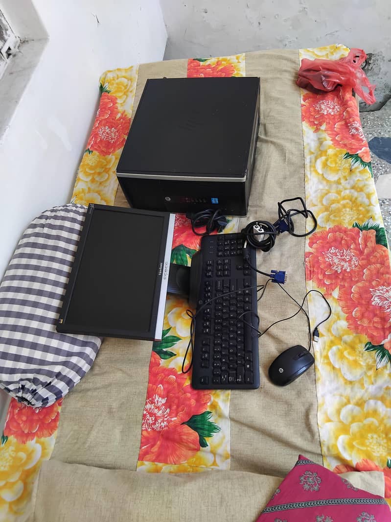Computer Systems,Lcds and accessories check description 4