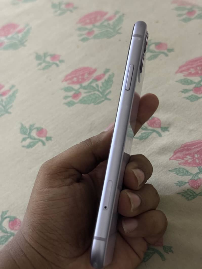 Apple iPhone 11 7