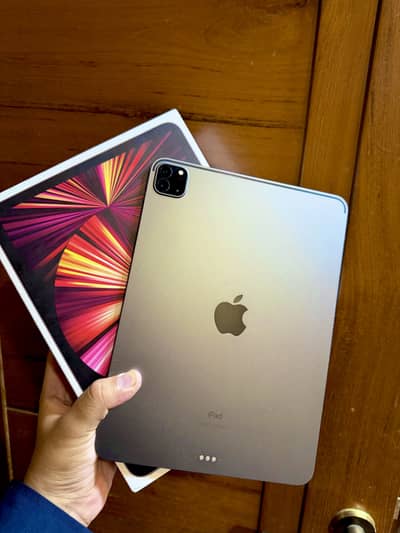 Apple iPad Pro M1 Gray Colour 128Gb - 11” Size Wifi