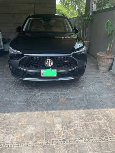 MG HS Trophy 2024 - 4582km - Black - Genuine - Lahore