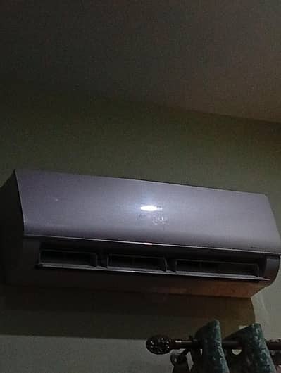 haier dc inverter 1 ton in working condition
