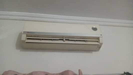 Dawlance 1 ton ac in perfect condition