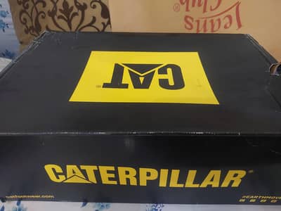 Orignal CATERPILLAR safety shoes Size Uk-8 EUR-42