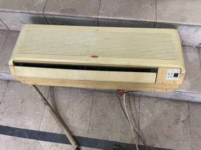 Used Working Air Conditioner