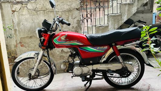 Honda cd70 red colour seal pack engine