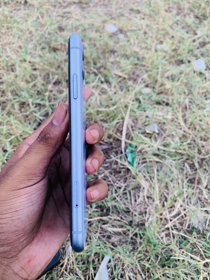 Apple iPhone 11 2