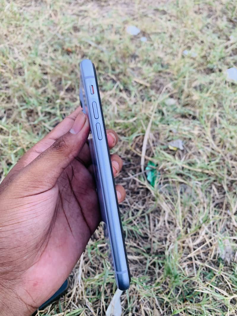 Apple iPhone 11 5