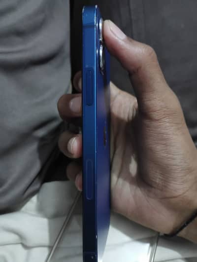 Apple iPhone 12