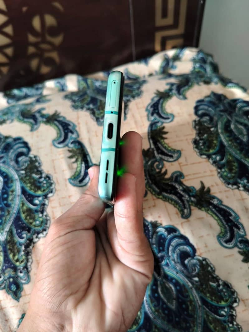 One Plus 8T 4