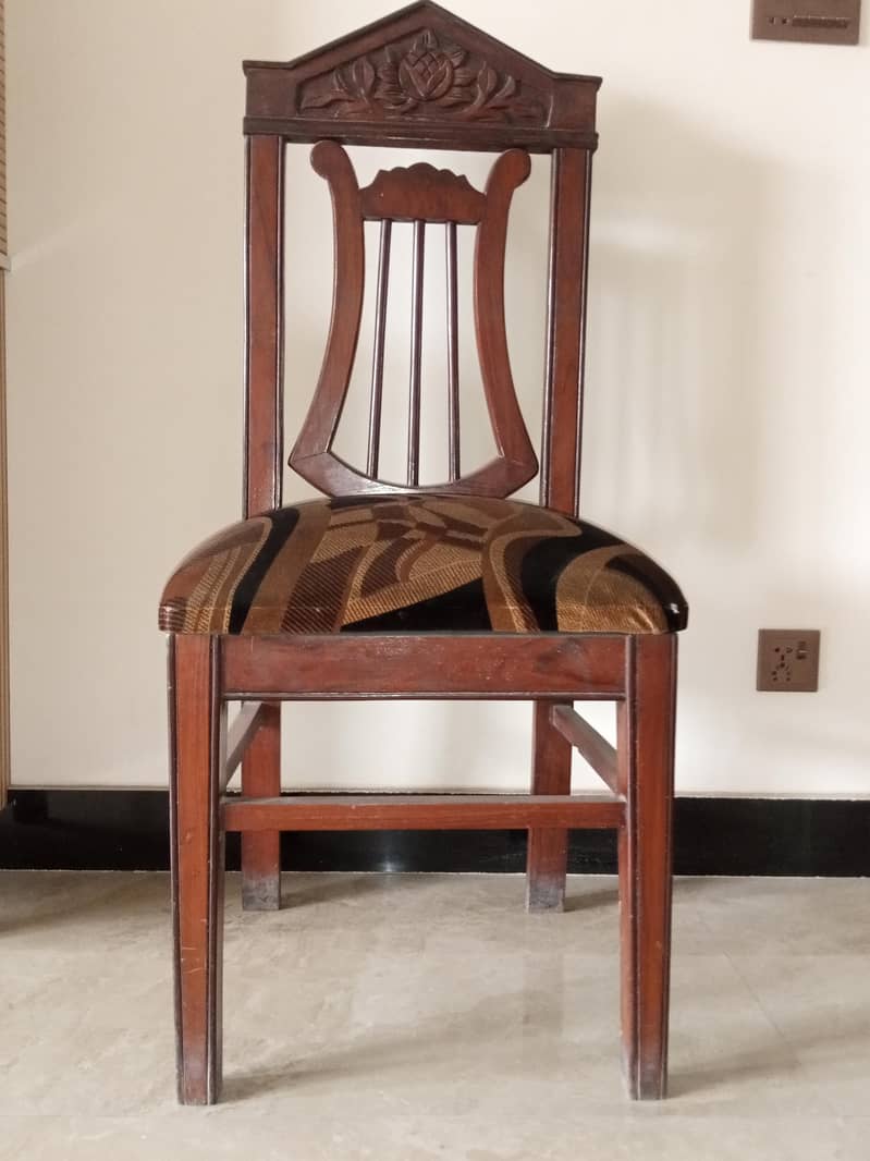 Dining Table + 6 Chairs 1