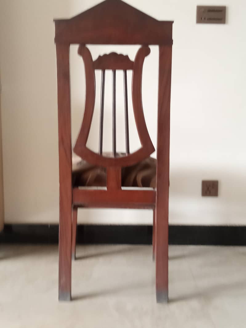 Dining Table + 6 Chairs 3