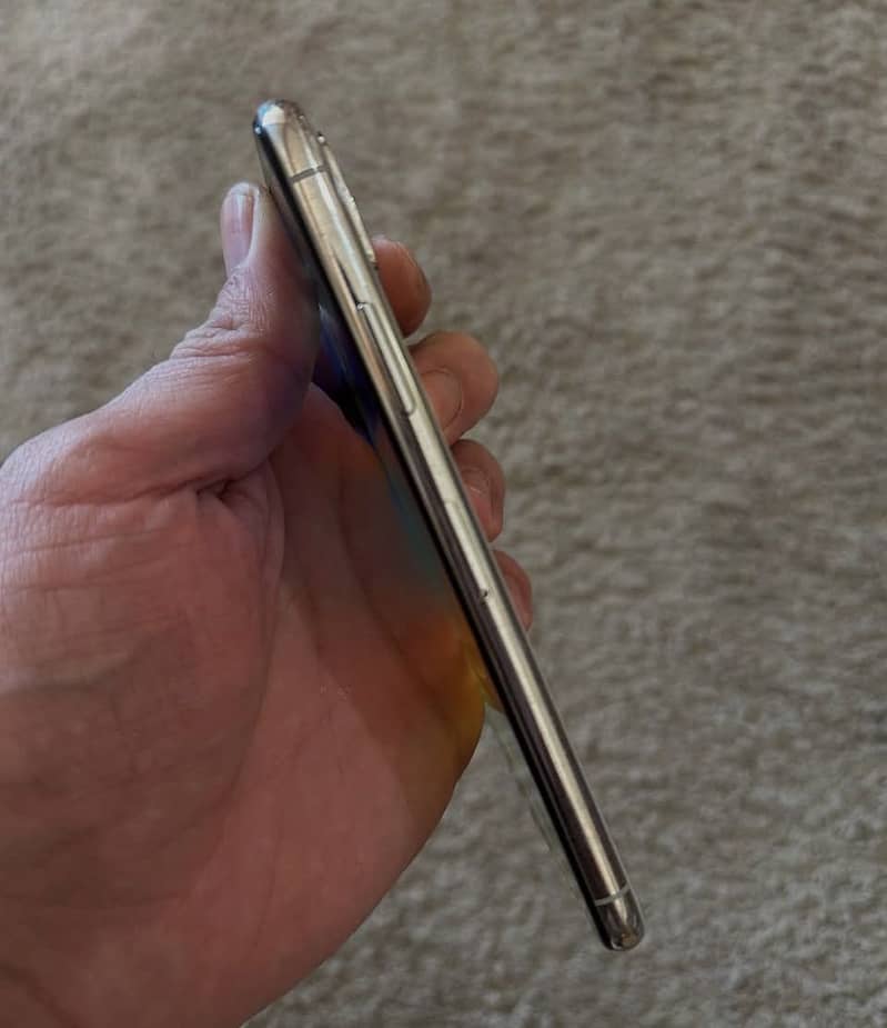 Apple iPhone X 3