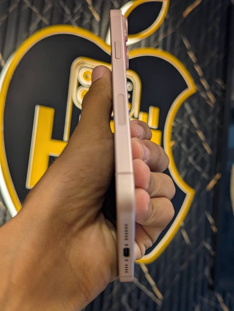 Apple iPhone 15 plus 1