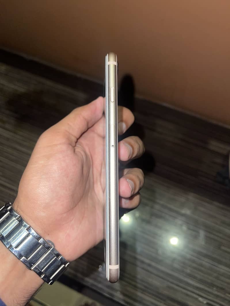 Apple iPhone 8 Plus 6