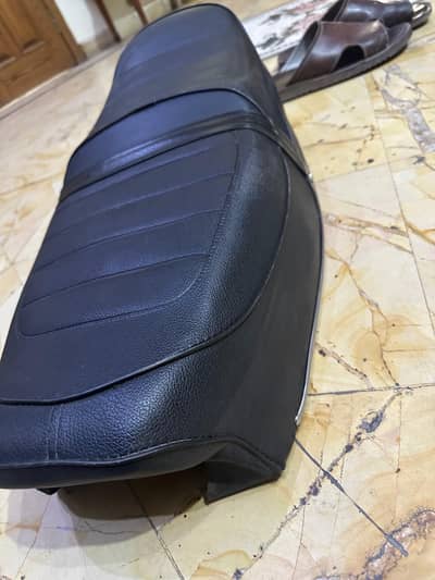 Honda Roadmaster CD 200 seat