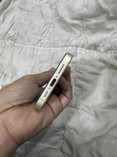 Apple iPhone 15