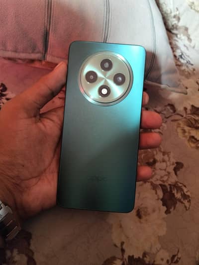 OPPO Reno12 F