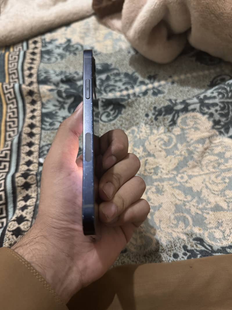 Apple iPhone 12 8