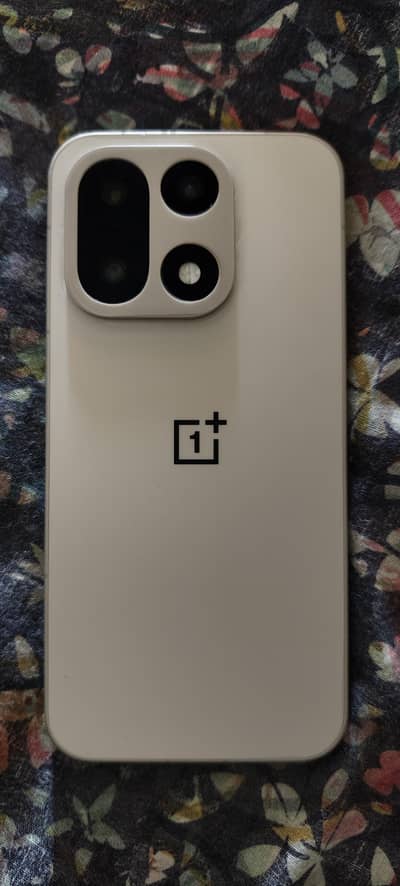 One Plus 15 1TB with Box