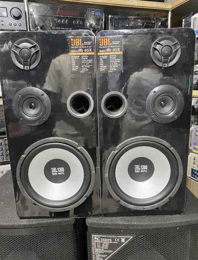 10 inches two woofer speakers