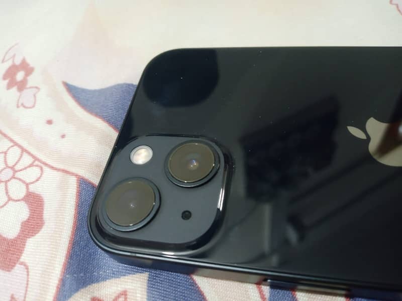 Apple iPhone 13 1