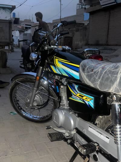 Hona 125 sale 2:40 final contact:number 03252101423