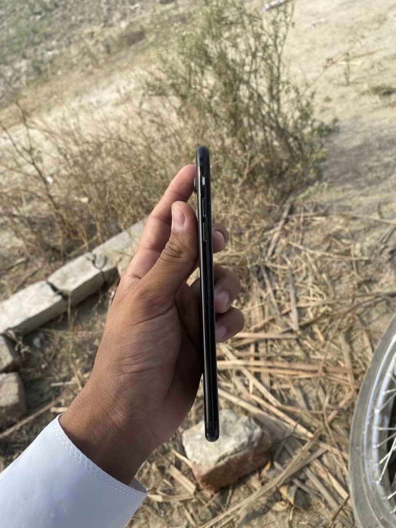 Apple iPhone 7 Plus 0