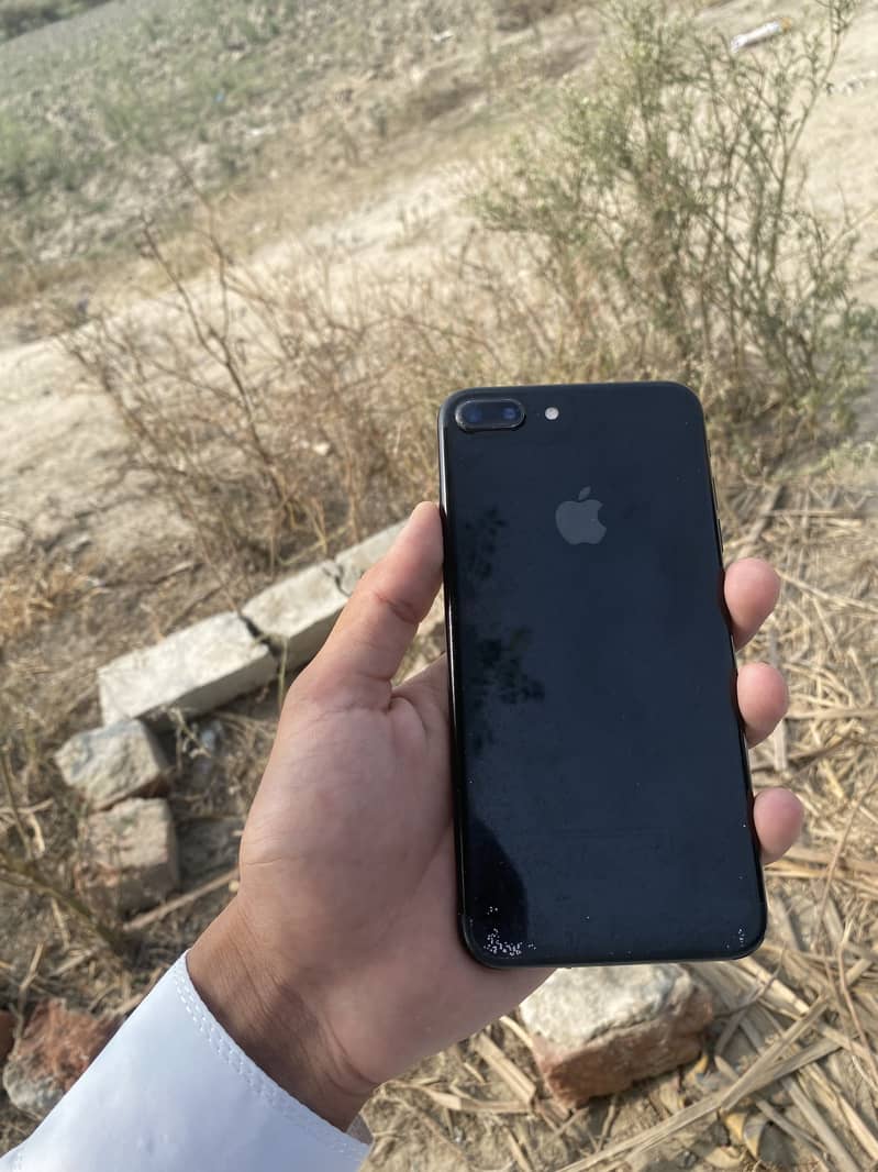 Apple iPhone 7 Plus 2