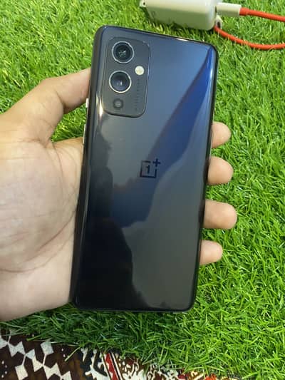 One Plus 9 8/128 (Gaming Combo)