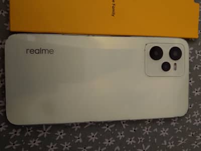 Realme C35