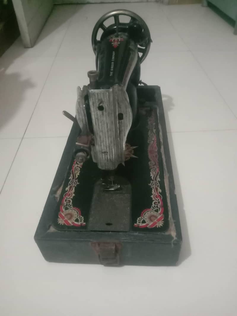 Singer sewing machine 3