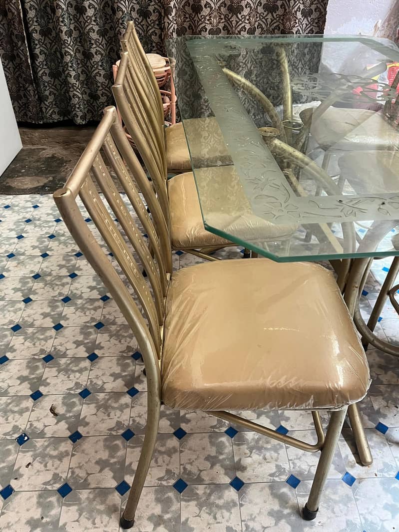 Dining Table Set – Like New Condition 4