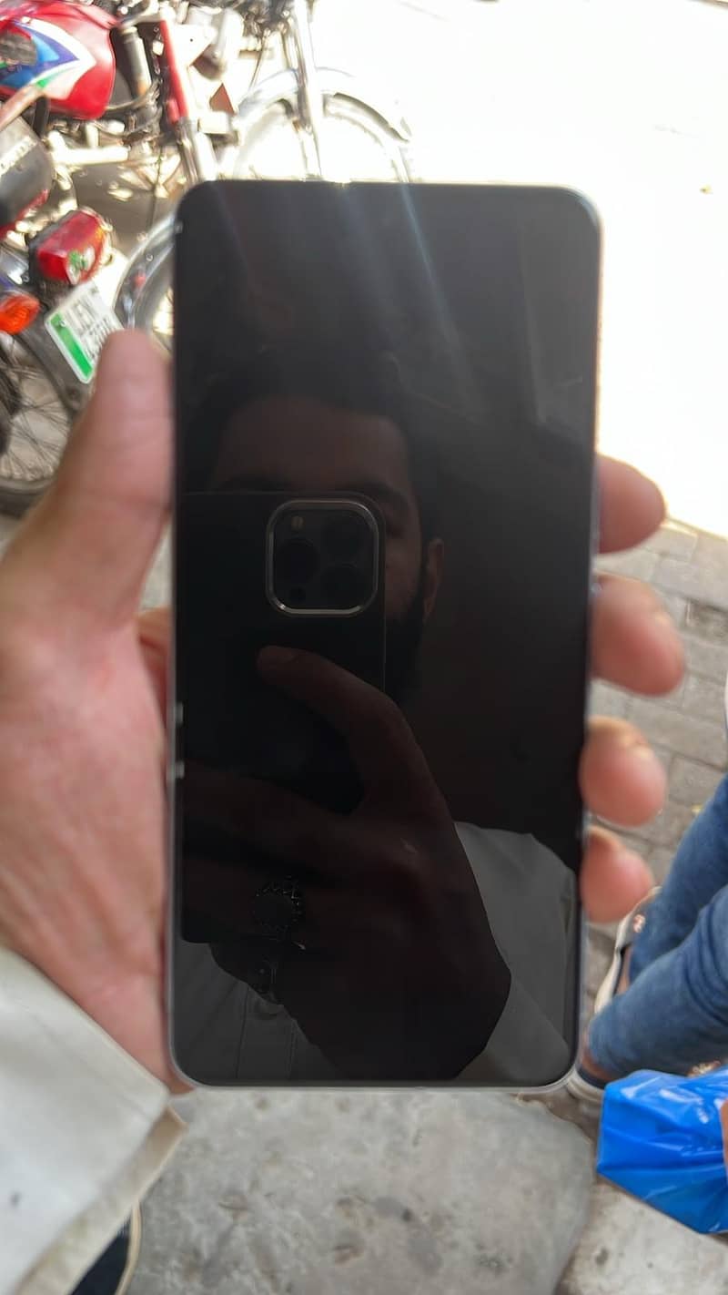 Google Pixel 8 Pro 3