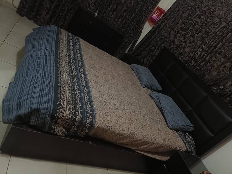 complete bed set 0