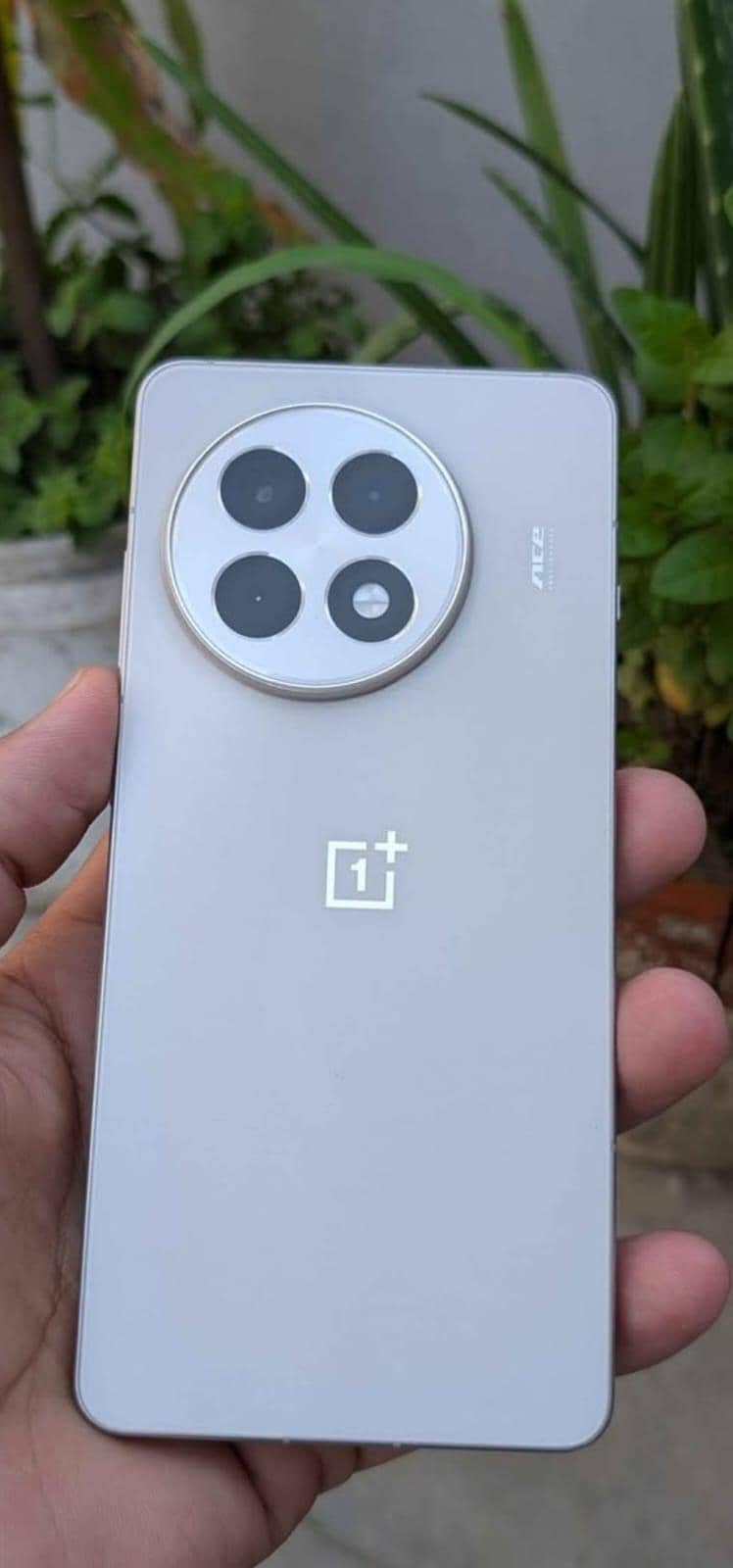OnePlus ace5 1