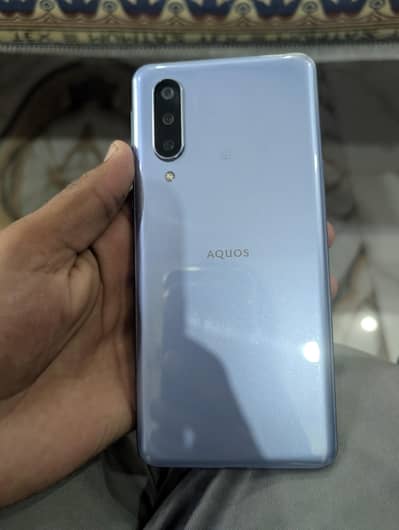 Sharp Aquos Zero 5, 5g