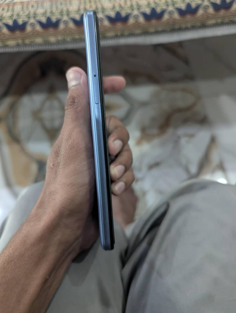 Sharp Aquos Zero 5, 5g 1