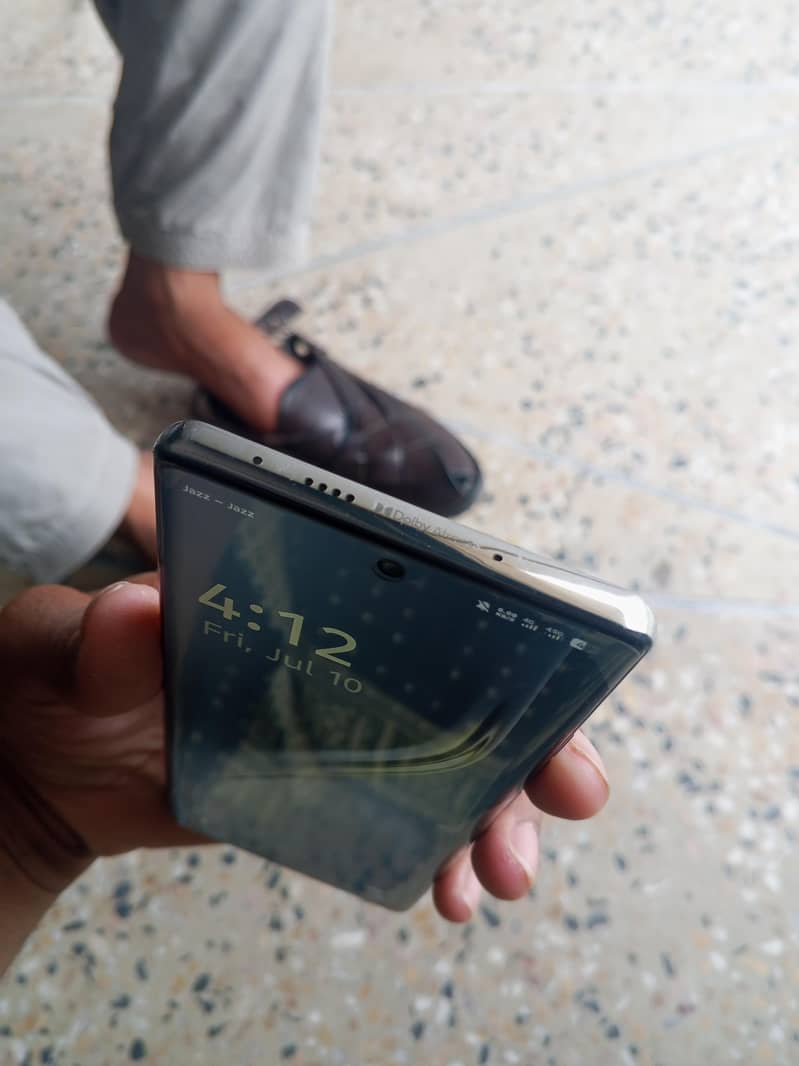 Tecno CAMON 40 Pro 0