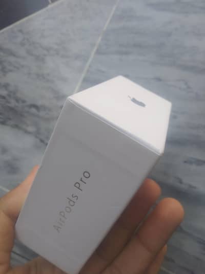 Apple AirPods Pro 1st Gen - Wireless Case - Open Box Unfused